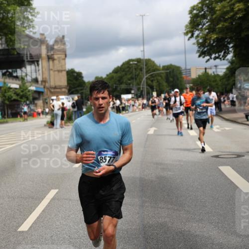 29.06.2025 - hella hamburg halbmarathon Yannick Fuchs http://msf.ph/oto/8166917 29.06.2025 10:40:38 20KM 1139, 1759, 2048, 2189, 2842, 3087, 4237, 4497, 4949, 6388, 6421, 6532, 6691, 6700, 7335, 7961, 8142, 8269, 8482, 8577, 8668, 8981, 9232, 9529, 9786, 11094, 11125, 11185, 11491, 12171, 12269, 12579, 12891, 13630, 13698, 13782, 14062, 14228, 14262, 14462, 14722, 14804, 15133, 15149, 15157, 15206, 15900, 16127, 16286, 17008, 17190, 17281, 17332, 17492, 17892, 18118, 19128 meine-sportfotos.de