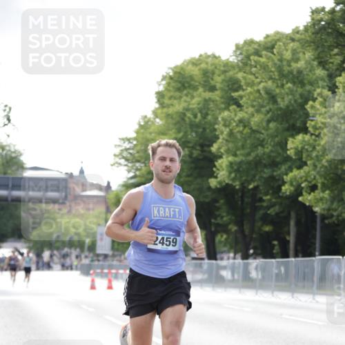 29.06.2025 - hella hamburg halbmarathon Jannik Wohlers http://msf.ph/oto/8166936 29.06.2025 09:41:03 Lombardsbrücke 2459, 7963, 9442, 10234, 11624, 16484, 17856, 17886 meine-sportfotos.de