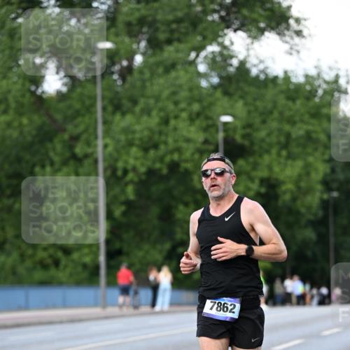 29.06.2025 - hella hamburg halbmarathon Dr. Thomas Lammeyer http://msf.ph/oto/8166939 29.06.2025 09:45:02 Kennedybrücke 1241, 2892, 6559, 7862 meine-sportfotos.de