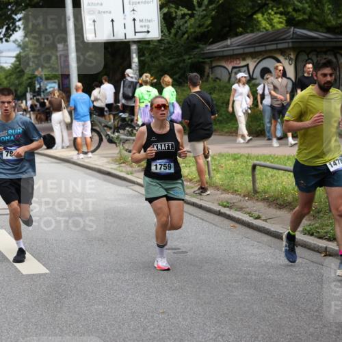 29.06.2025 - hella hamburg halbmarathon Yannick Fuchs http://msf.ph/oto/8166946 29.06.2025 10:40:40 20KM 1139, 1759, 2842, 3087, 4091, 4237, 4497, 4949, 5459, 6388, 6421, 6532, 6691, 6700, 6978, 7335, 7961, 8142, 8269, 8482, 8577, 8981, 9232, 9386, 9529, 9786, 11094, 11125, 11185, 11491, 12171, 12269, 12579, 12651, 12891, 13630, 13698, 13782, 13940, 14045, 14062, 14262, 14462, 14722, 14804, 15133, 15149, 15157, 15206, 15900, 16127, 16286, 17008, 17190, 17281, 17332, 17461, 17492, 17892, 18118, 19128 meine-sportfotos.de