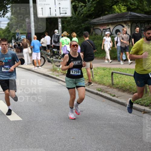 29.06.2025 - hella hamburg halbmarathon Yannick Fuchs http://msf.ph/oto/8166949 29.06.2025 10:40:40 20KM 1139, 1759, 2842, 3087, 4091, 4237, 4497, 4949, 5459, 6388, 6421, 6532, 6691, 6700, 6978, 7335, 7961, 8142, 8269, 8482, 8577, 8981, 9232, 9386, 9529, 9786, 11094, 11125, 11185, 11491, 12171, 12269, 12579, 12651, 12891, 13630, 13698, 13782, 13940, 14045, 14062, 14262, 14462, 14722, 14804, 15133, 15149, 15157, 15206, 15900, 16127, 16286, 17008, 17190, 17281, 17332, 17461, 17492, 17892, 18118, 19128 meine-sportfotos.de