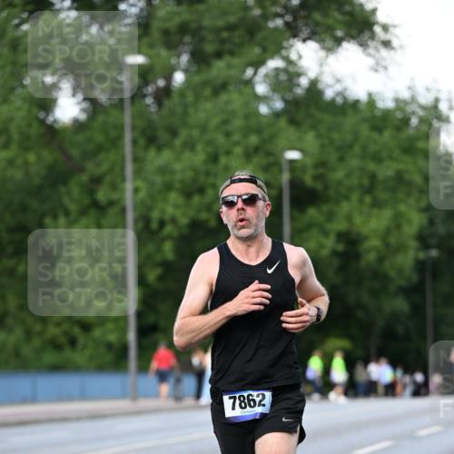 29.06.2025 - hella hamburg halbmarathon Dr. Thomas Lammeyer http://msf.ph/oto/8166987 29.06.2025 09:45:02 Kennedybrücke 1241, 2892, 6559, 7862 meine-sportfotos.de