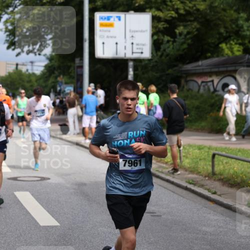 29.06.2025 - hella hamburg halbmarathon Yannick Fuchs http://msf.ph/oto/8166998 29.06.2025 10:40:41 20KM 1139, 1759, 2842, 3087, 4091, 4237, 4497, 4949, 5459, 6388, 6421, 6532, 6691, 6700, 6978, 7335, 7961, 8142, 8482, 8577, 8981, 9232, 9386, 9529, 9786, 11094, 11125, 11185, 11491, 12171, 12269, 12579, 12651, 12891, 13630, 13698, 13782, 13940, 14045, 14062, 14262, 14541, 14722, 14804, 15133, 15149, 15157, 15206, 15900, 16127, 16286, 17008, 17190, 17281, 17332, 17461, 17492, 17892, 18118, 19128 meine-sportfotos.de