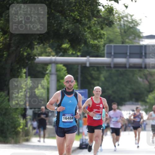 29.06.2025 - hella hamburg halbmarathon Jannik Wohlers http://msf.ph/oto/8167049 29.06.2025 09:41:05 Lombardsbrücke 2459, 9442, 10234, 11624, 16484, 17856, 17886 meine-sportfotos.de