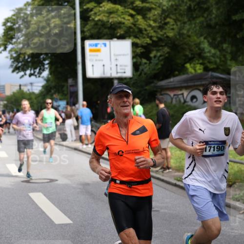 29.06.2025 - hella hamburg halbmarathon Yannick Fuchs http://msf.ph/oto/8167129 29.06.2025 10:40:44 20KM 1139, 1759, 2842, 3087, 4091, 4237, 4497, 4949, 5459, 6388, 6421, 6691, 6700, 6978, 7335, 7961, 8142, 8482, 8981, 9232, 9386, 9529, 9786, 11125, 11185, 11491, 12171, 12269, 12579, 12651, 12891, 13630, 13698, 13782, 13940, 14045, 14262, 14541, 14722, 15133, 15149, 15157, 15206, 15900, 16127, 16286, 17008, 17190, 17281, 17332, 17353, 17461, 17492, 17892, 18118, 19128 meine-sportfotos.de