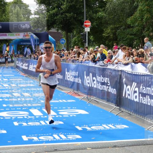 29.06.2025 - hella hamburg halbmarathon Zöllner http://msf.ph/oto/8167140 29.06.2025 10:17:05 Ziel 4116, 16529 meine-sportfotos.de