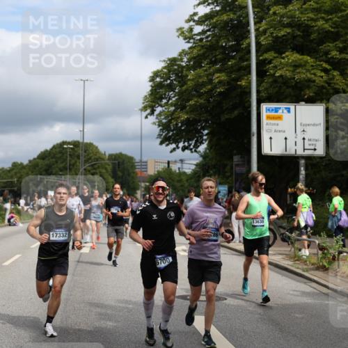 29.06.2025 - hella hamburg halbmarathon Yannick Fuchs http://msf.ph/oto/8167152 29.06.2025 10:40:45 20KM 1139, 1759, 2842, 3087, 4091, 4237, 4497, 4949, 5459, 6388, 6421, 6691, 6700, 6978, 7335, 7961, 8023, 8142, 8482, 8981, 9232, 9386, 9529, 9786, 11125, 11185, 11491, 12171, 12269, 12579, 12651, 12891, 13630, 13698, 13782, 13940, 14045, 14262, 14541, 14722, 15133, 15149, 15157, 15206, 15900, 16081, 16127, 16286, 17008, 17190, 17281, 17332, 17353, 17461, 17492, 17865, 17892, 18118, 19128 meine-sportfotos.de