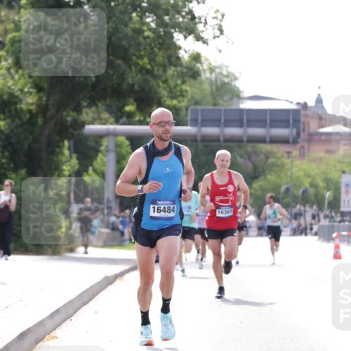 29.06.2025 - hella hamburg halbmarathon Jannik Wohlers http://msf.ph/oto/8167194 29.06.2025 09:41:07 Lombardsbrücke 2459, 9442, 10234, 11624, 16361, 16484, 17856 meine-sportfotos.de