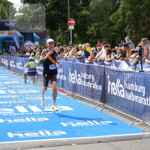 29.06.2025 - hella hamburg halbmarathon Zöllner http://msf.ph/oto/8167197 29.06.2025 10:17:12 Ziel 4116 meine-sportfotos.de