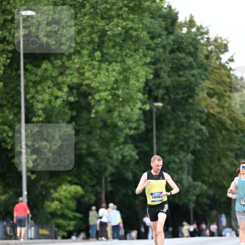 29.06.2025 - hella hamburg halbmarathon Dr. Thomas Lammeyer http://msf.ph/oto/8167241 29.06.2025 09:45:16 Kennedybrücke 1241, 2604, 10485 meine-sportfotos.de