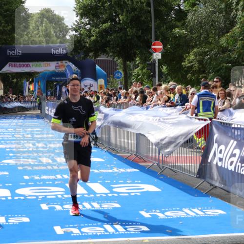 29.06.2025 - hella hamburg halbmarathon Zöllner http://msf.ph/oto/8167244 29.06.2025 10:17:27 Ziel 18694 meine-sportfotos.de