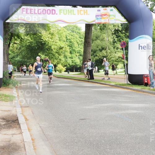 29.06.2025 - hella hamburg halbmarathon MichiJ http://msf.ph/oto/8167334 29.06.2025 10:14:21 Zwischen KM18-KM19 5301, 9385, 11194, 19078 meine-sportfotos.de