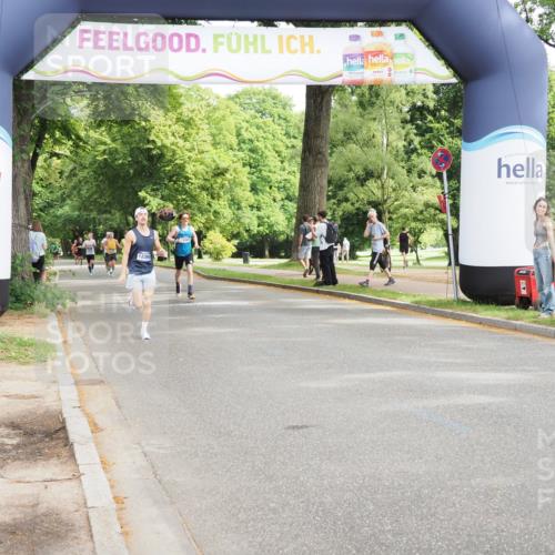 29.06.2025 - hella hamburg halbmarathon MichiJ http://msf.ph/oto/8167342 29.06.2025 10:14:22 Zwischen KM18-KM19 5301, 9385, 11194 meine-sportfotos.de