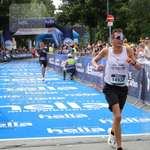 29.06.2025 - hella hamburg halbmarathon Zöllner http://msf.ph/oto/8167361 29.06.2025 10:17:59 Ziel 14932, 15166 meine-sportfotos.de