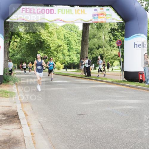 29.06.2025 - hella hamburg halbmarathon MichiJ http://msf.ph/oto/8167363 29.06.2025 10:14:22 Zwischen KM18-KM19 5301, 9385, 11194 meine-sportfotos.de