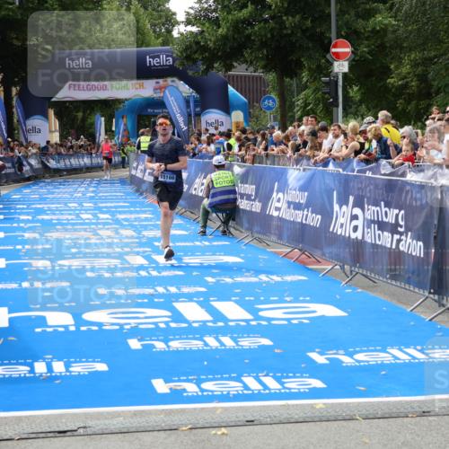 29.06.2025 - hella hamburg halbmarathon Zöllner http://msf.ph/oto/8167378 29.06.2025 10:18:00 Ziel 15166, 19072 meine-sportfotos.de