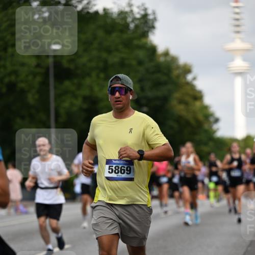 29.06.2025 - hella hamburg halbmarathon Dr. Thomas Lammeyer http://msf.ph/oto/8167379 29.06.2025 10:09:25 Kennedybrücke 1213, 1863, 2298, 3071, 3578, 4014, 4220, 4394, 5073, 5869, 6059, 6907, 6908, 7826, 8316, 8999, 9007, 9019, 9075, 9165, 9361, 9559, 9680, 10694 meine-sportfotos.de