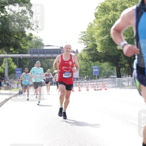 29.06.2025 - hella hamburg halbmarathon Jannik Wohlers http://msf.ph/oto/8167381 29.06.2025 09:41:10 Lombardsbrücke 2459, 4571, 9442, 10234, 10780, 11194, 16361, 16484, 17856 meine-sportfotos.de