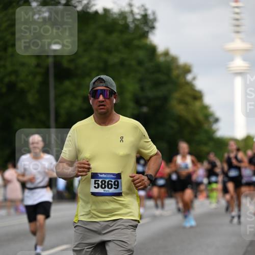 29.06.2025 - hella hamburg halbmarathon Dr. Thomas Lammeyer http://msf.ph/oto/8167392 29.06.2025 10:09:26 Kennedybrücke 1213, 1863, 2298, 3071, 3578, 4014, 4220, 4394, 5073, 5869, 6059, 6907, 6908, 7826, 8316, 8999, 9007, 9019, 9075, 9165, 9361, 9559, 9680, 10694 meine-sportfotos.de