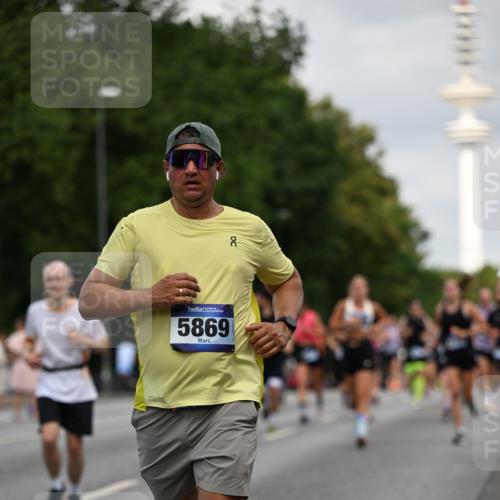 29.06.2025 - hella hamburg halbmarathon Dr. Thomas Lammeyer http://msf.ph/oto/8167409 29.06.2025 10:09:26 Kennedybrücke 1213, 1863, 2298, 3071, 3578, 4014, 4220, 4394, 5073, 5869, 6059, 6907, 6908, 7826, 8316, 8999, 9007, 9019, 9075, 9165, 9361, 9559, 9680, 10694 meine-sportfotos.de