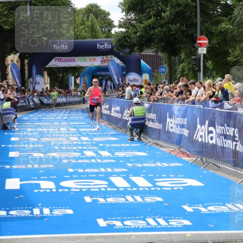 29.06.2025 - hella hamburg halbmarathon Zöllner http://msf.ph/oto/8167432 29.06.2025 10:18:05 Ziel 19072 meine-sportfotos.de