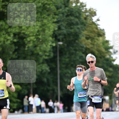 29.06.2025 - hella hamburg halbmarathon Dr. Thomas Lammeyer http://msf.ph/oto/8167482 29.06.2025 09:45:19 Kennedybrücke 1241, 2604, 10485 meine-sportfotos.de