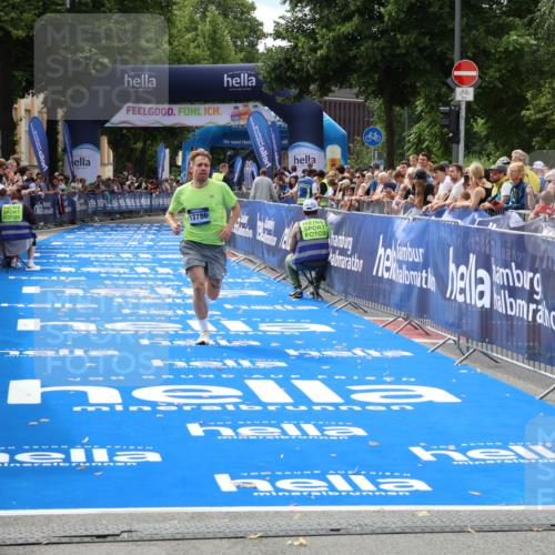 29.06.2025 - hella hamburg halbmarathon Zöllner http://msf.ph/oto/8167497 29.06.2025 10:18:15 Ziel 17786 meine-sportfotos.de