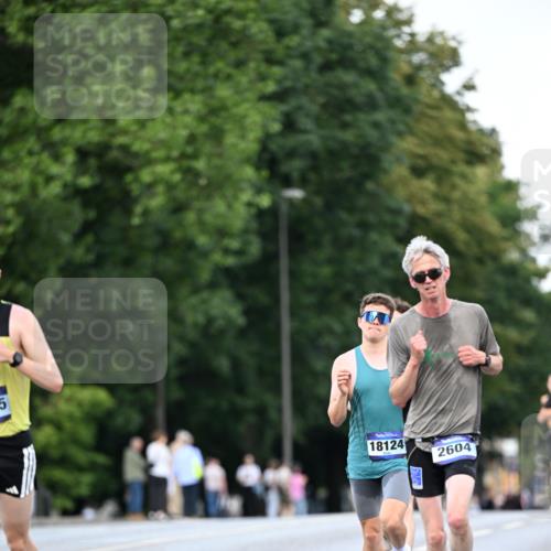 29.06.2025 - hella hamburg halbmarathon Dr. Thomas Lammeyer http://msf.ph/oto/8167500 29.06.2025 09:45:19 Kennedybrücke 1241, 2604, 10485 meine-sportfotos.de