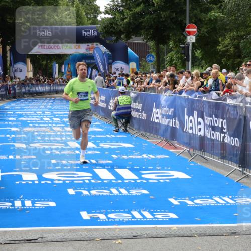 29.06.2025 - hella hamburg halbmarathon Zöllner http://msf.ph/oto/8167508 29.06.2025 10:18:15 Ziel 17786 meine-sportfotos.de
