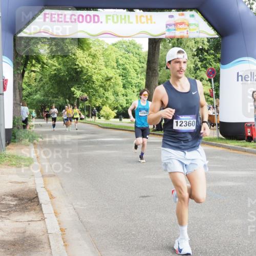 29.06.2025 - hella hamburg halbmarathon MichiJ http://msf.ph/oto/8167532 29.06.2025 10:14:24 Zwischen KM18-KM19 5301, 9385, 12360 meine-sportfotos.de