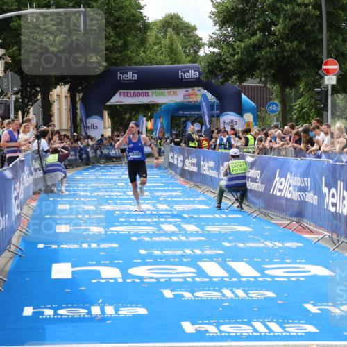 29.06.2025 - hella hamburg halbmarathon Zöllner http://msf.ph/oto/8167553 29.06.2025 10:18:48 Ziel 15495 meine-sportfotos.de