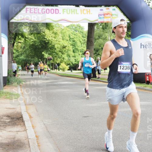 29.06.2025 - hella hamburg halbmarathon MichiJ http://msf.ph/oto/8167554 29.06.2025 10:14:24 Zwischen KM18-KM19 5301, 9385, 12360 meine-sportfotos.de