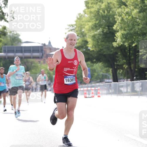 29.06.2025 - hella hamburg halbmarathon Jannik Wohlers http://msf.ph/oto/8167555 29.06.2025 09:41:10 Lombardsbrücke 2459, 4571, 9442, 10234, 10780, 11194, 16361, 16484, 17856 meine-sportfotos.de