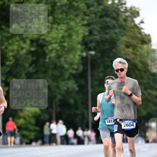 29.06.2025 - hella hamburg halbmarathon Dr. Thomas Lammeyer http://msf.ph/oto/8167556 29.06.2025 09:45:19 Kennedybrücke 1241, 2604, 10485 meine-sportfotos.de