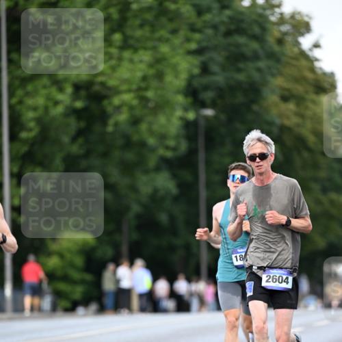 29.06.2025 - hella hamburg halbmarathon Dr. Thomas Lammeyer http://msf.ph/oto/8167574 29.06.2025 09:45:20 Kennedybrücke 1241, 2604, 10485 meine-sportfotos.de