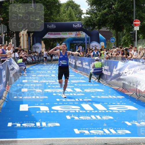 29.06.2025 - hella hamburg halbmarathon Zöllner http://msf.ph/oto/8167610 29.06.2025 10:18:50 Ziel 6380, 15495 meine-sportfotos.de