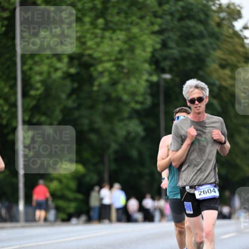 29.06.2025 - hella hamburg halbmarathon Dr. Thomas Lammeyer http://msf.ph/oto/8167616 29.06.2025 09:45:20 Kennedybrücke 1241, 2604, 10485 meine-sportfotos.de