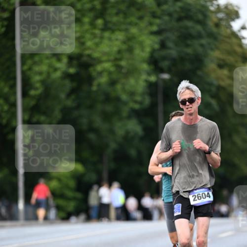 29.06.2025 - hella hamburg halbmarathon Dr. Thomas Lammeyer http://msf.ph/oto/8167638 29.06.2025 09:45:20 Kennedybrücke 1241, 2604, 10485 meine-sportfotos.de