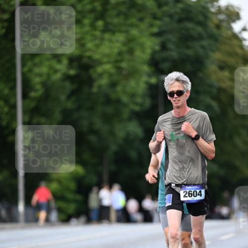 29.06.2025 - hella hamburg halbmarathon Dr. Thomas Lammeyer http://msf.ph/oto/8167670 29.06.2025 09:45:20 Kennedybrücke 1241, 2604, 10485 meine-sportfotos.de