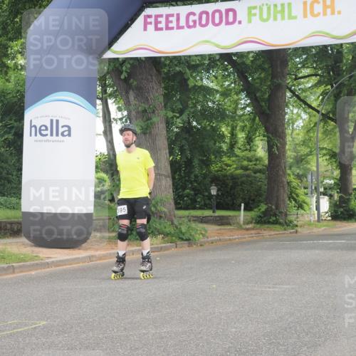 29.06.2025 - hella hamburg halbmarathon KatJ http://msf.ph/oto/8167764 29.06.2025 09:16:35 Zwischen KM18-KM19  meine-sportfotos.de