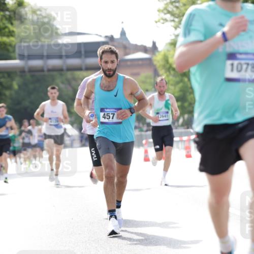 29.06.2025 - hella hamburg halbmarathon Jannik Wohlers http://msf.ph/oto/8167785 29.06.2025 09:41:13 Lombardsbrücke 2459, 4571, 9442, 10234, 10780, 11194, 12067, 12641, 13780, 16361, 16484, 17856 meine-sportfotos.de