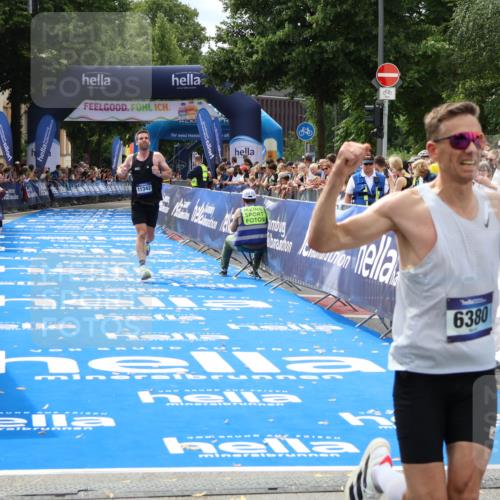 29.06.2025 - hella hamburg halbmarathon Zöllner http://msf.ph/oto/8167842 29.06.2025 10:18:59 Ziel 6380, 11342 meine-sportfotos.de