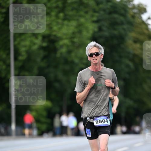 29.06.2025 - hella hamburg halbmarathon Dr. Thomas Lammeyer http://msf.ph/oto/8167853 29.06.2025 09:45:20 Kennedybrücke 1241, 2604, 10485 meine-sportfotos.de