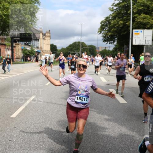 29.06.2025 - hella hamburg halbmarathon Yannick Fuchs http://msf.ph/oto/8167880 29.06.2025 10:40:52 20KM 1139, 2222, 2842, 3087, 4091, 4237, 4497, 4949, 5459, 6373, 6388, 6421, 6691, 6700, 6978, 7335, 8023, 8142, 8482, 8981, 9232, 9386, 9529, 9786, 9794, 11185, 11491, 12171, 12269, 12579, 12651, 12891, 13630, 13698, 13728, 13782, 13940, 14045, 14262, 14449, 14541, 14722, 15133, 15149, 15157, 15206, 15684, 15900, 16081, 16127, 16136, 16286, 16466, 16475, 17008, 17281, 17353, 17461, 17492, 17669, 17865, 17892, 18118 meine-sportfotos.de