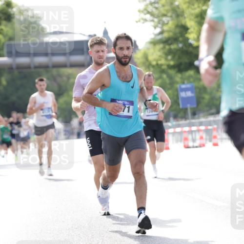 29.06.2025 - hella hamburg halbmarathon Jannik Wohlers http://msf.ph/oto/8167883 29.06.2025 09:41:13 Lombardsbrücke 2459, 4571, 9442, 10234, 10780, 11194, 12067, 12641, 13780, 16361, 16484, 17856 meine-sportfotos.de