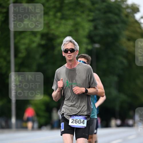 29.06.2025 - hella hamburg halbmarathon Dr. Thomas Lammeyer http://msf.ph/oto/8167913 29.06.2025 09:45:21 Kennedybrücke 1241, 2604, 10485 meine-sportfotos.de