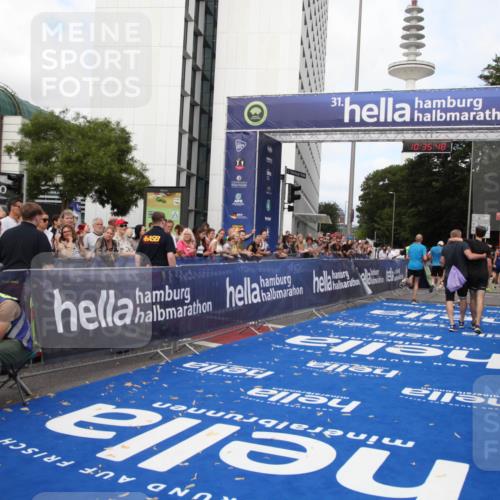 29.06.2025 - hella hamburg halbmarathon Michael Strokosch http://msf.ph/oto/8167922 29.06.2025 10:35:46 Ziel 4062, 12462, 12899, 14841, 16119, 18841 meine-sportfotos.de