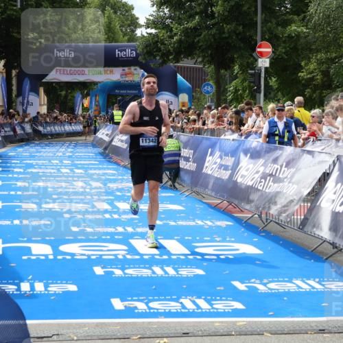 29.06.2025 - hella hamburg halbmarathon Zöllner http://msf.ph/oto/8167938 29.06.2025 10:19:01 Ziel 11342 meine-sportfotos.de