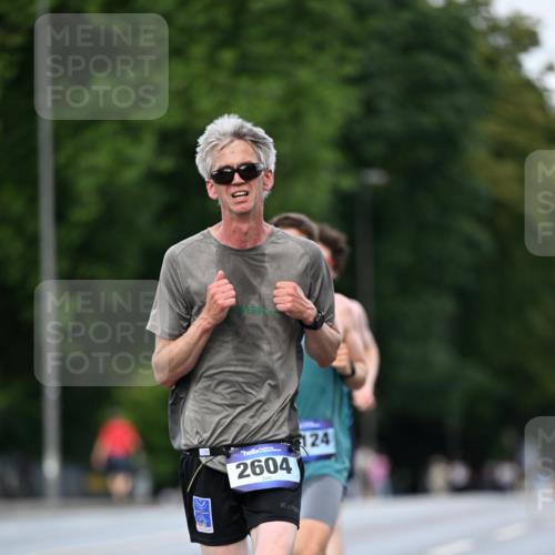 29.06.2025 - hella hamburg halbmarathon Dr. Thomas Lammeyer http://msf.ph/oto/8167959 29.06.2025 09:45:21 Kennedybrücke 1241, 2604, 10485 meine-sportfotos.de