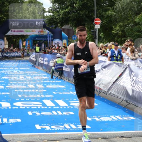 29.06.2025 - hella hamburg halbmarathon Zöllner http://msf.ph/oto/8167979 29.06.2025 10:19:02 Ziel 11342 meine-sportfotos.de